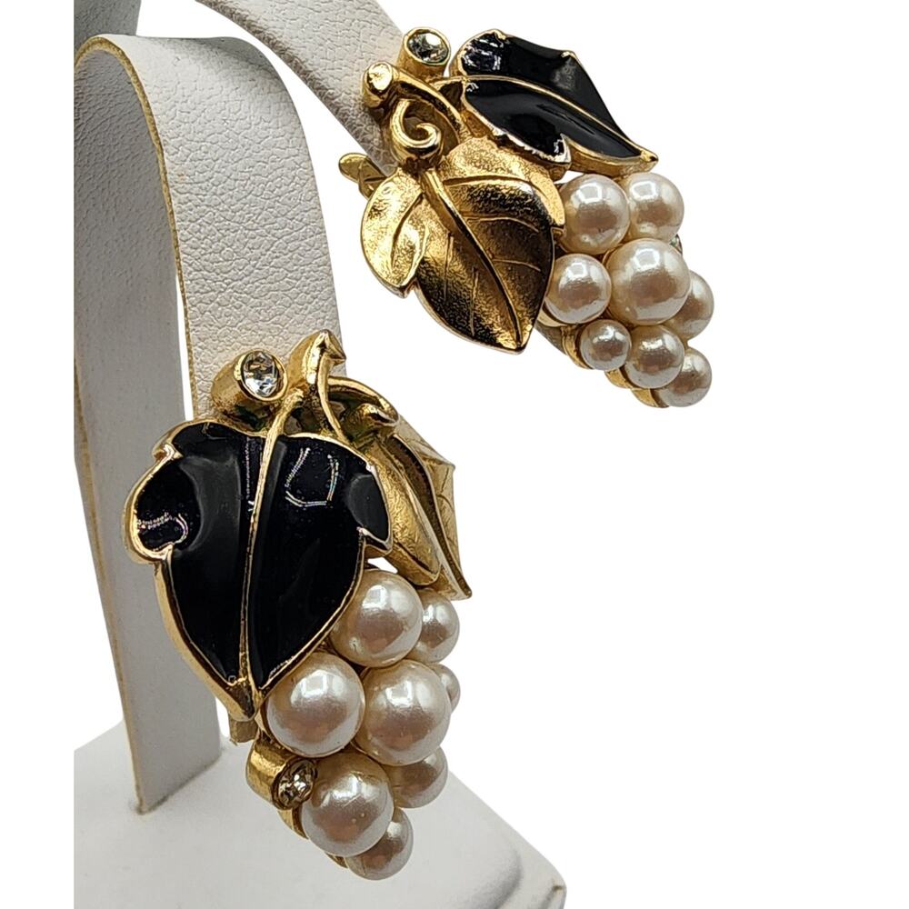 Kunio Matsumoto Crown Trifari Grape Cluster Earrings Faux Pearl Black Enamel 70s
